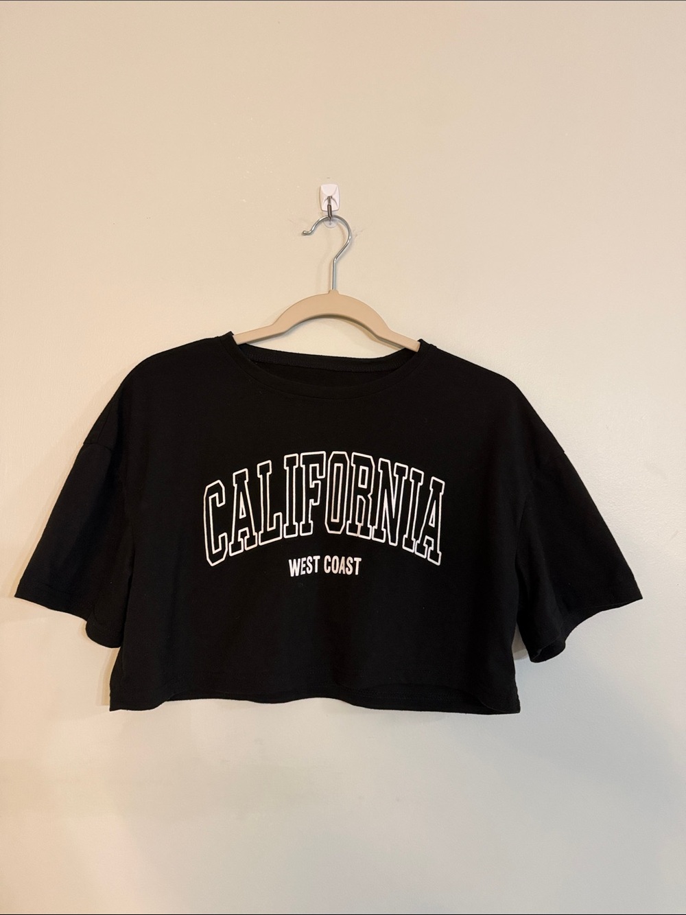 Black California Cropped Tee - West Coast Graphic
